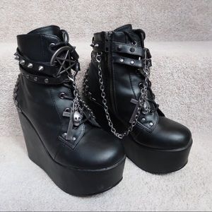 DEMONIA PLATFORMS